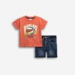 Σετ μπλούζα με τύπωμα και βερμούδα τζίν