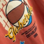 Σετ μπλούζα με τύπωμα και βερμούδα τζίν - Image 2